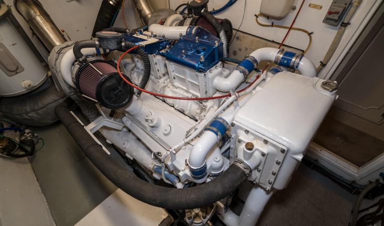 63 Hatteras Stbd Engine 1