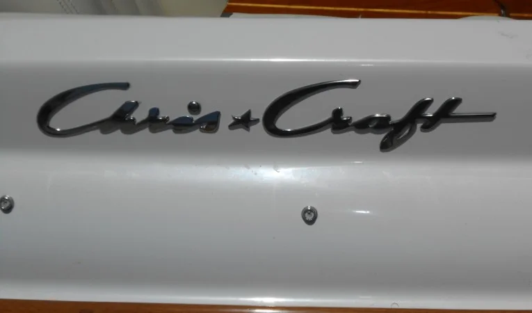 25 Chris-Craft 