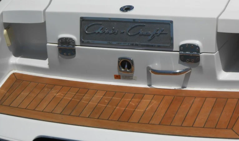 25 Chris-Craft 