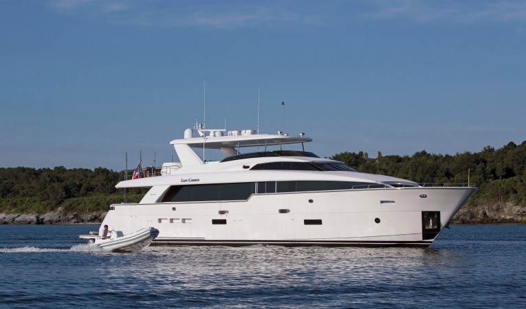 102 Hatteras 