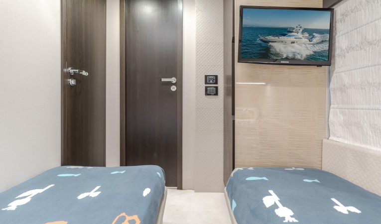 66 Azimut 