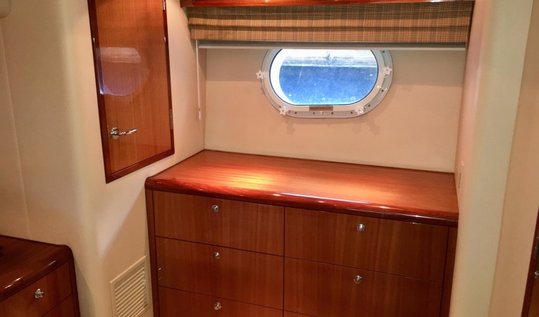 64 Hatteras Master Built-In