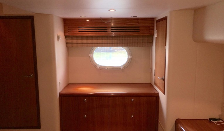 64 Hatteras Master Built-In
