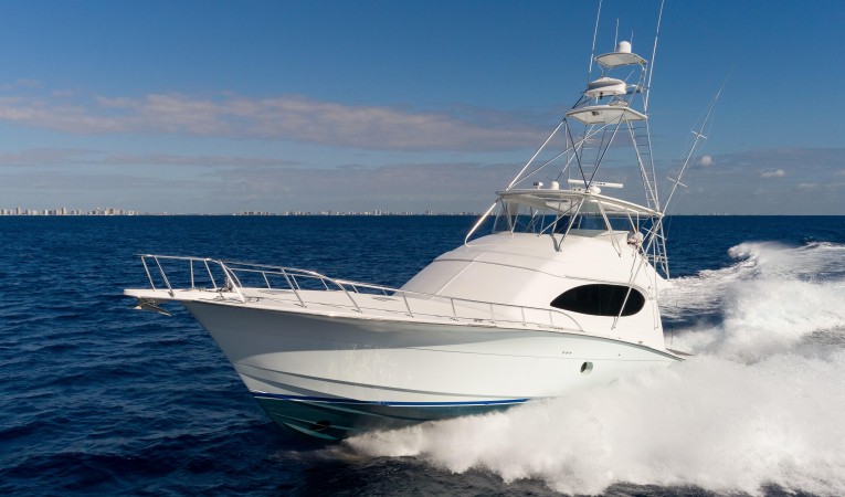 64 Hatteras Port Bow