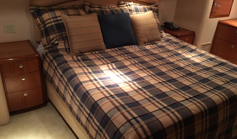 64 Hatteras King Bed