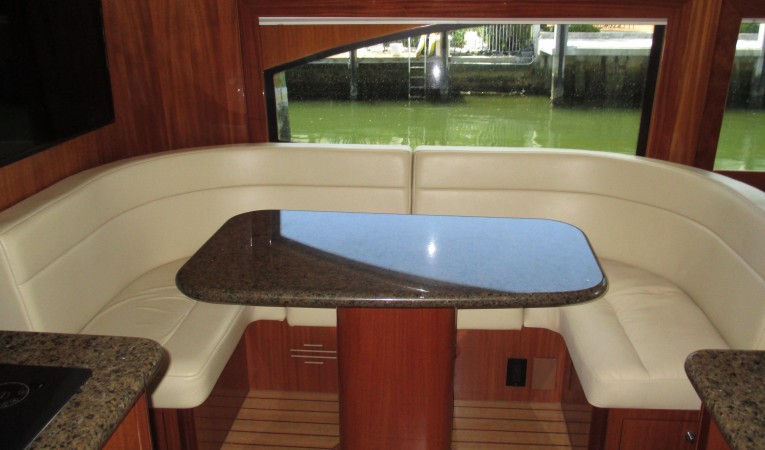 64 Hatteras Dinette