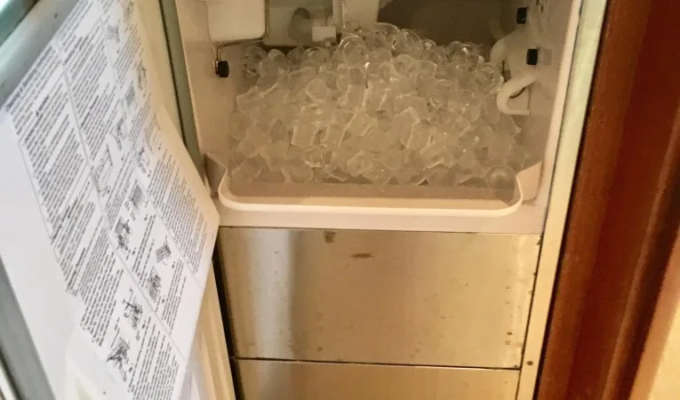 64 Hatteras Salon Ice Maker