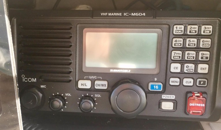 64 Hatteras Icom VHF Tower