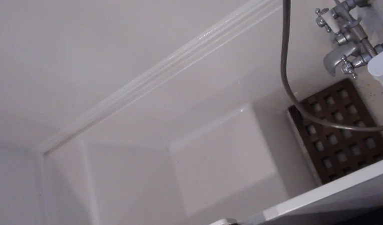 61 Abeking & Rasmussen Shower and Tub