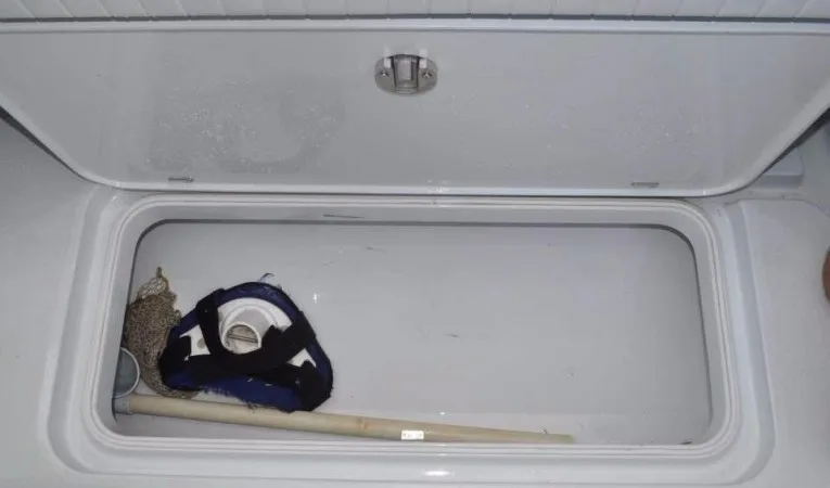 36 Yellowfin Dry Storage Hatch