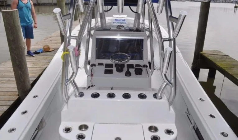 36 Yellowfin Leaning Post Aft
