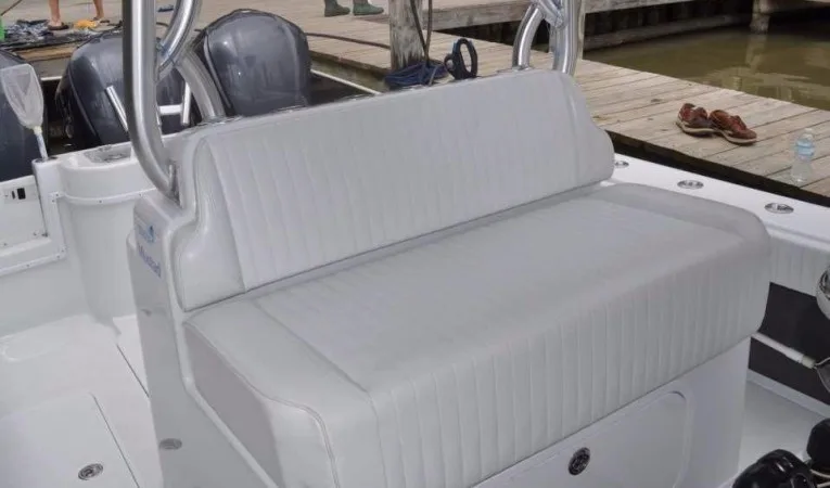 36 Yellowfin California Helm Seat