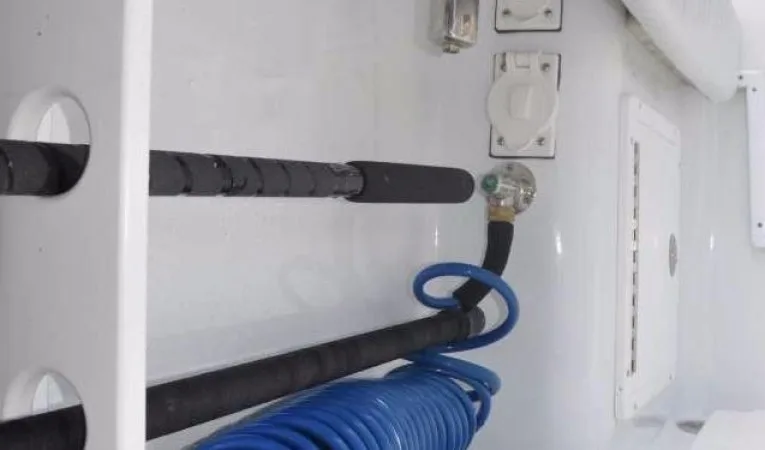 36 Yellowfin Electric Reel Outlets & Wash Down