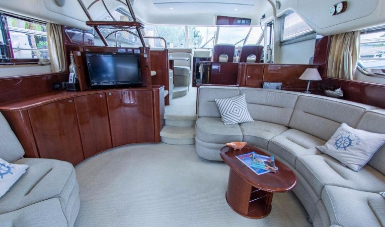 60 Viking MAIN SALON