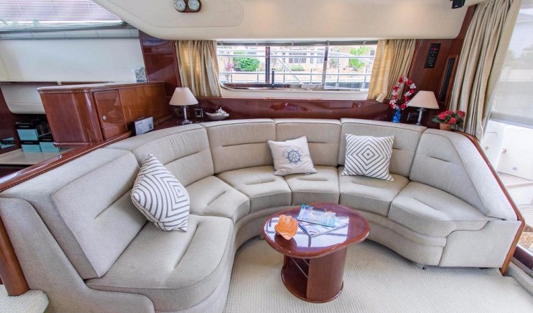 60 Viking MAIN SALON