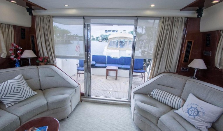 60 Viking MAIN SALON