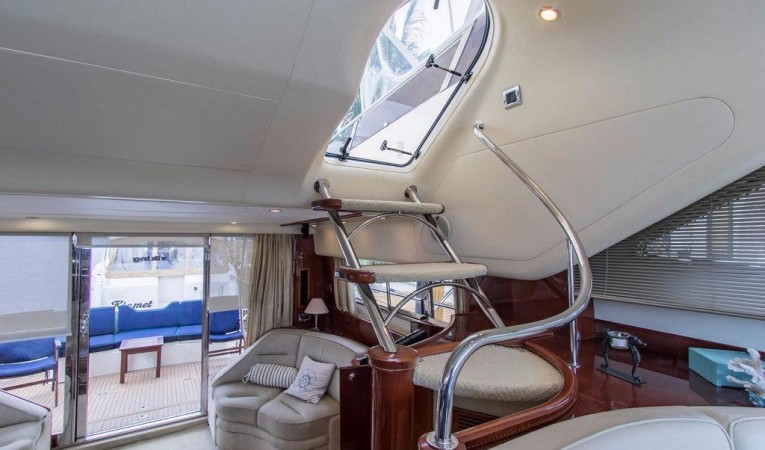 60 Viking MAIN SALON