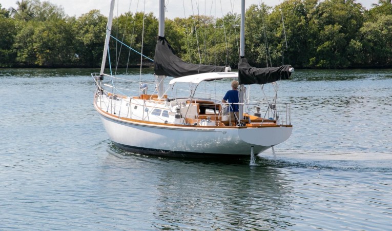 40 Hinckley 