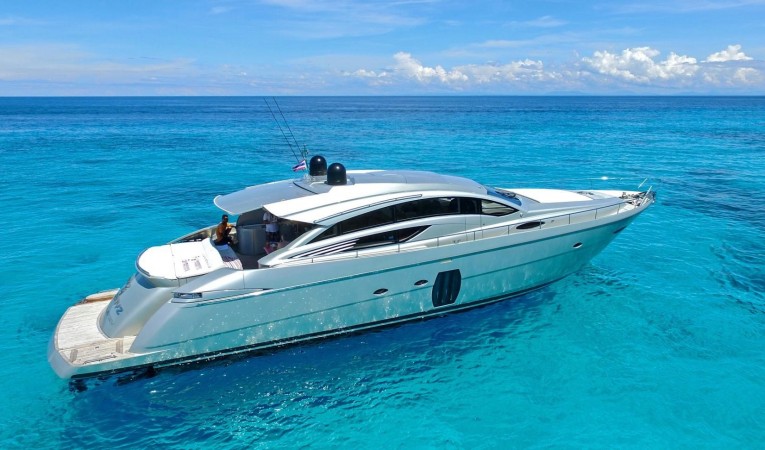 72 Pershing 