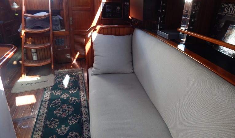 52 Hans Christian Port Settee