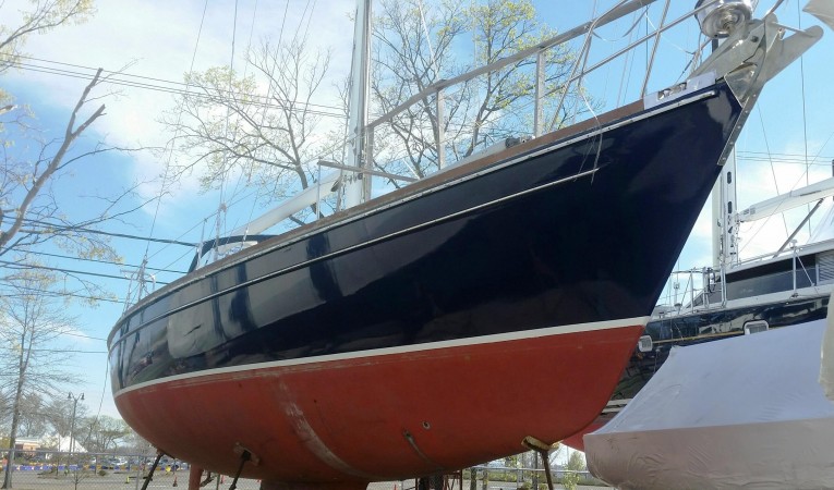 52 Hans Christian Out of water - Hull