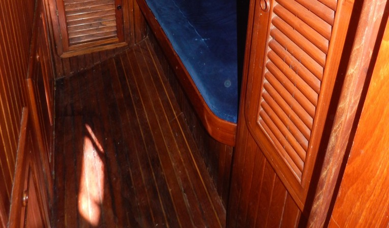 52 Hans Christian MIdsjhip cabin