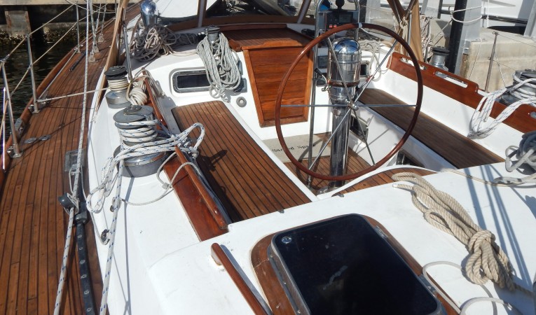 52 Hans Christian Cockpit