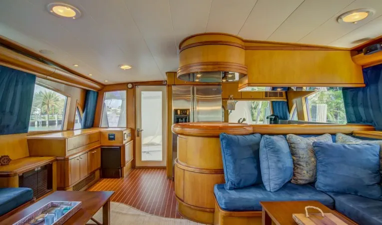 76 Palmer Johnson Salon Looking Aft