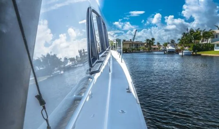 76 Palmer Johnson Bow Access