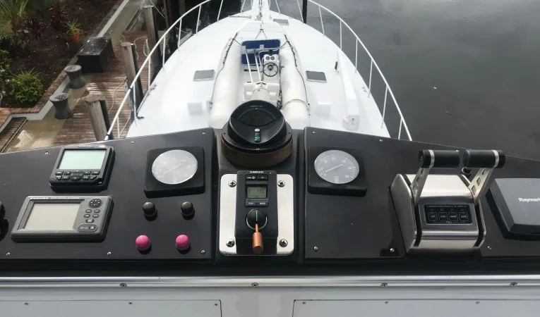 76 Palmer Johnson Tower controls