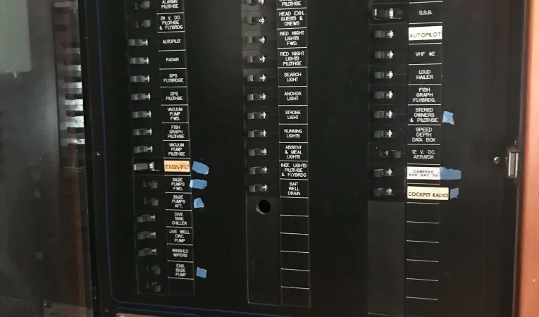 76 Palmer Johnson MDP 12/24V Panel