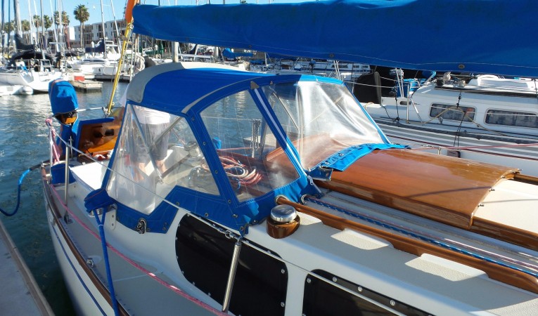 29 Columbia Yacht Dodger