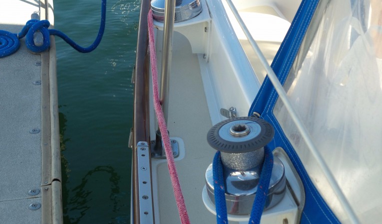 29 Columbia Yacht Self Tailing Winches