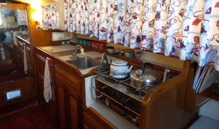 29 Columbia Yacht Galley