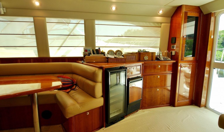 51 Riviera Salon starboard side