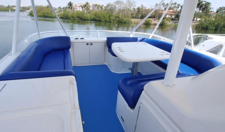 51 Riviera Huge Flybridge Seating