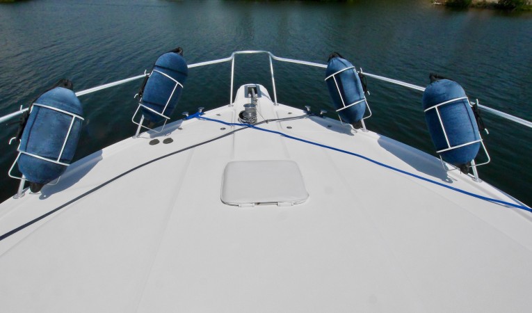 51 Riviera Bow Pulpit with Anchor Shute