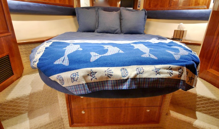 51 Riviera VIP Queen Centerline Berth