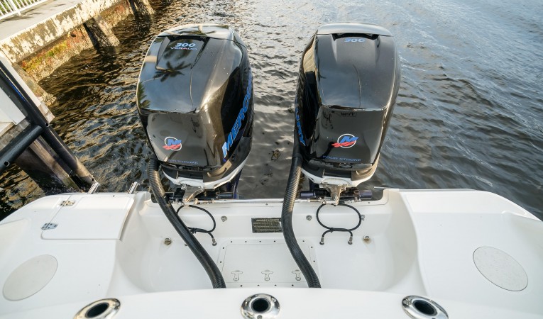 32 Boston Whaler 