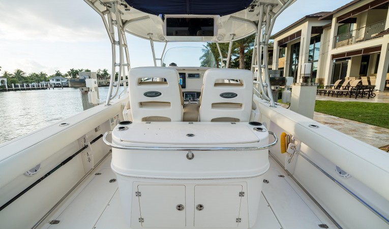 32 Boston Whaler 