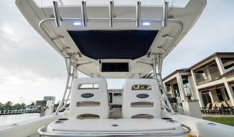 32 Boston Whaler 