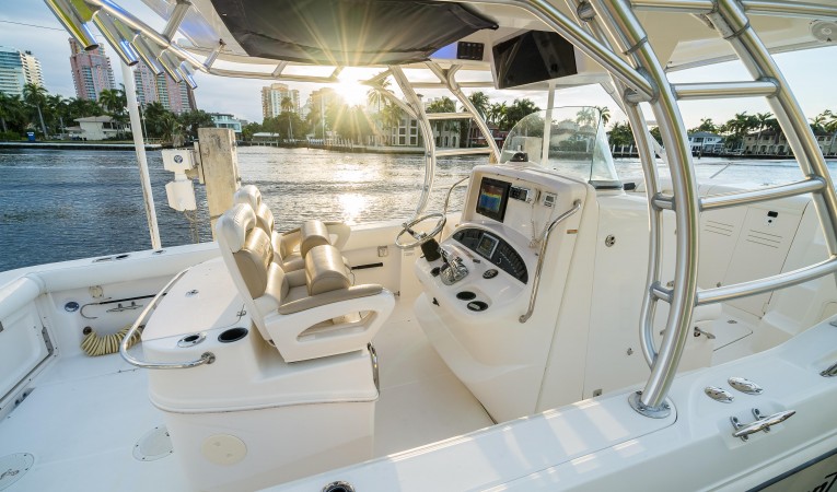 32 Boston Whaler 