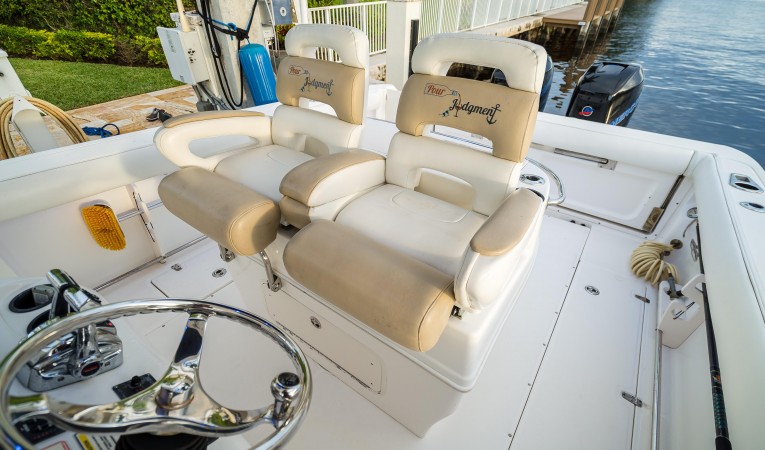 32 Boston Whaler 