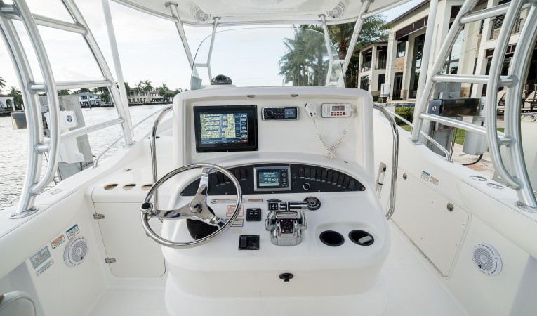 32 Boston Whaler 