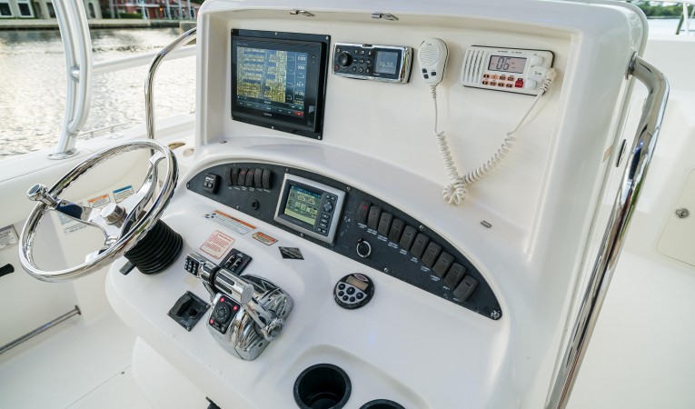 32 Boston Whaler 