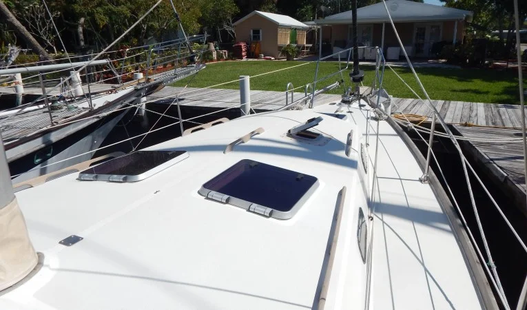 46 Morgan forward deck