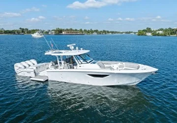 42' Pursuit 2022