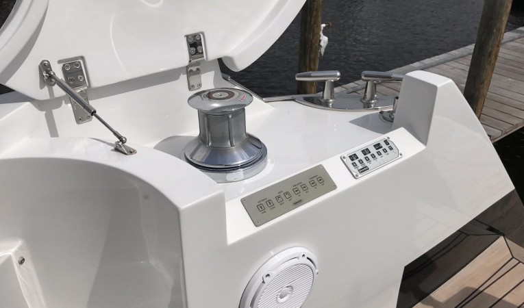 62 Pershing Stern Winch, Garage and Passerelle controls