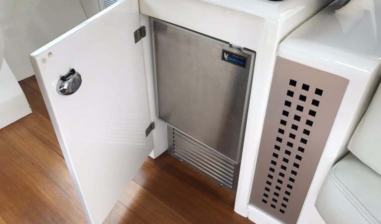 62 Pershing Ice Maker