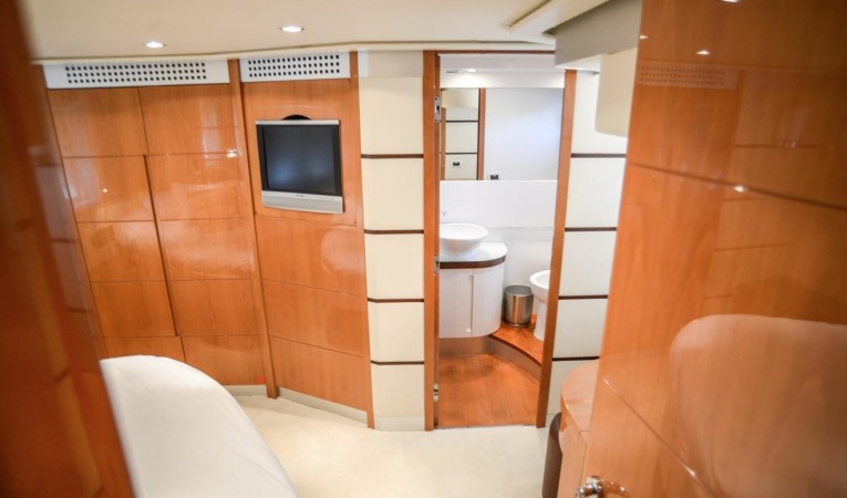 62 Pershing Master Cabin